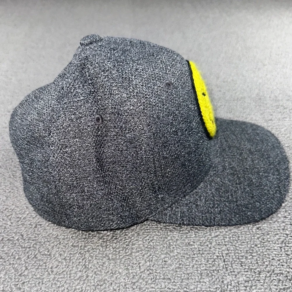 Flexfit x Yupoong Hat Men S-M Gray Heathered Nirvana Smiley Stretch Grunge Rock‎
